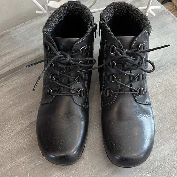 Propet Delaney Women's Leather Black Ankle Boots Size 8 - Picture 2 of 11